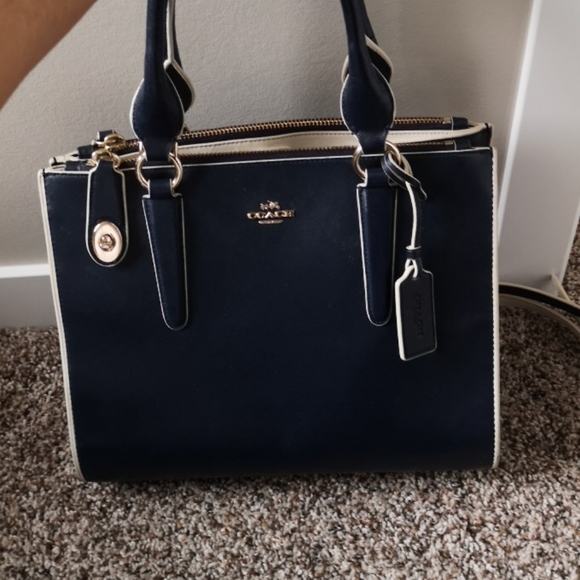 Calfskin structured leather Coach Purse - Picture 1 of 2